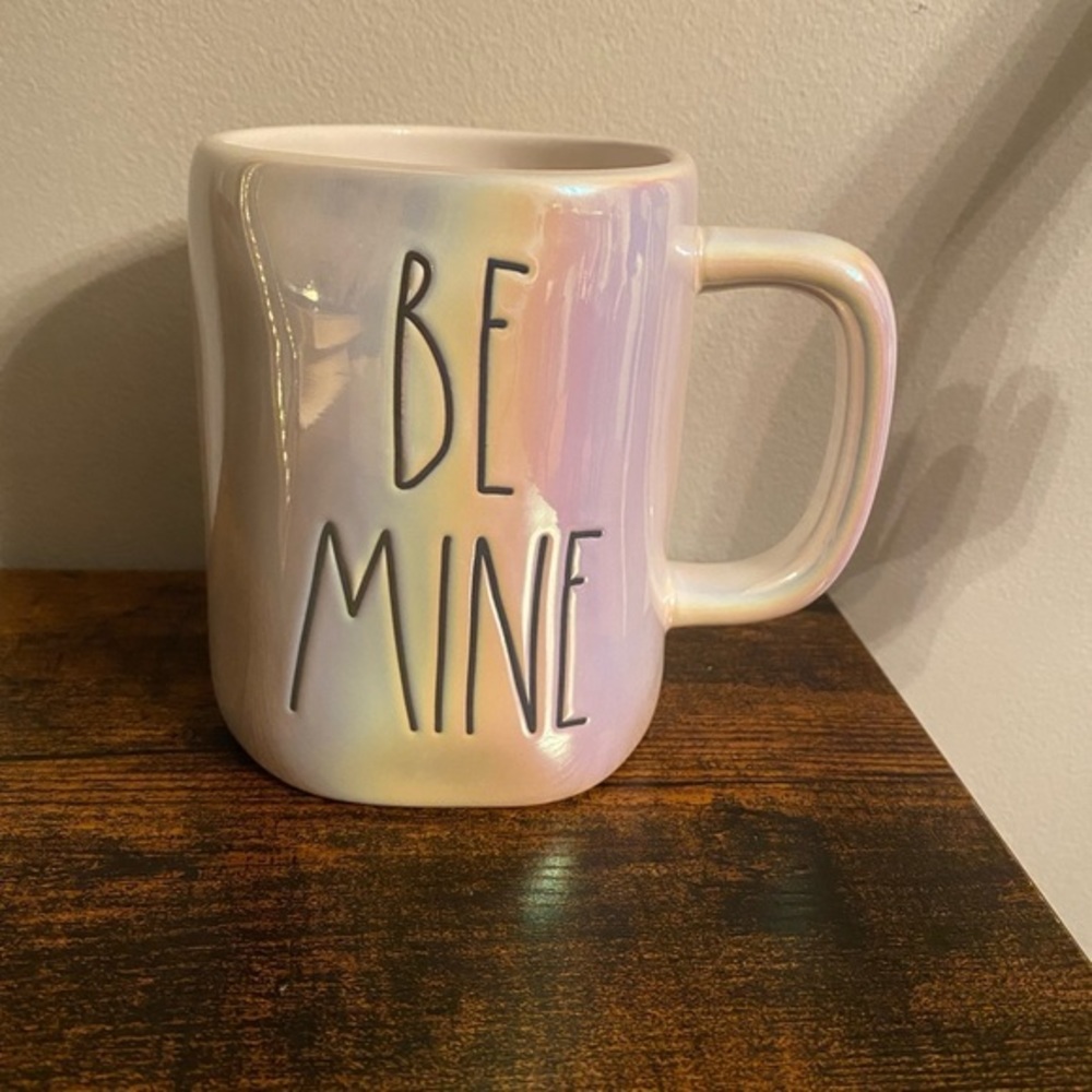 Rae Dunn Be Mine Valentine Iridescent Mug‎